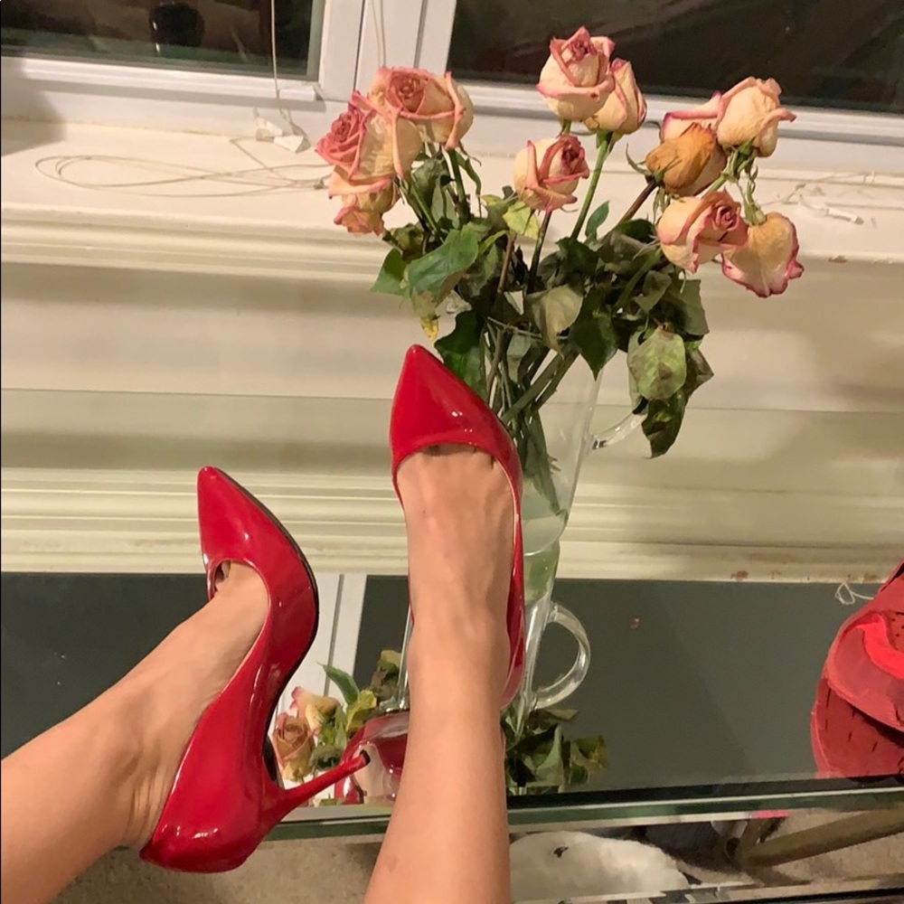 RED STILETTOS 👠👠